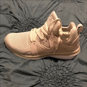 APL Shoes - APL Beige sneaker - NWOT Reposh worn once 👟👟 APL Shoes - APL Beige sneaker - NWOT Reposh worn once 👟👟